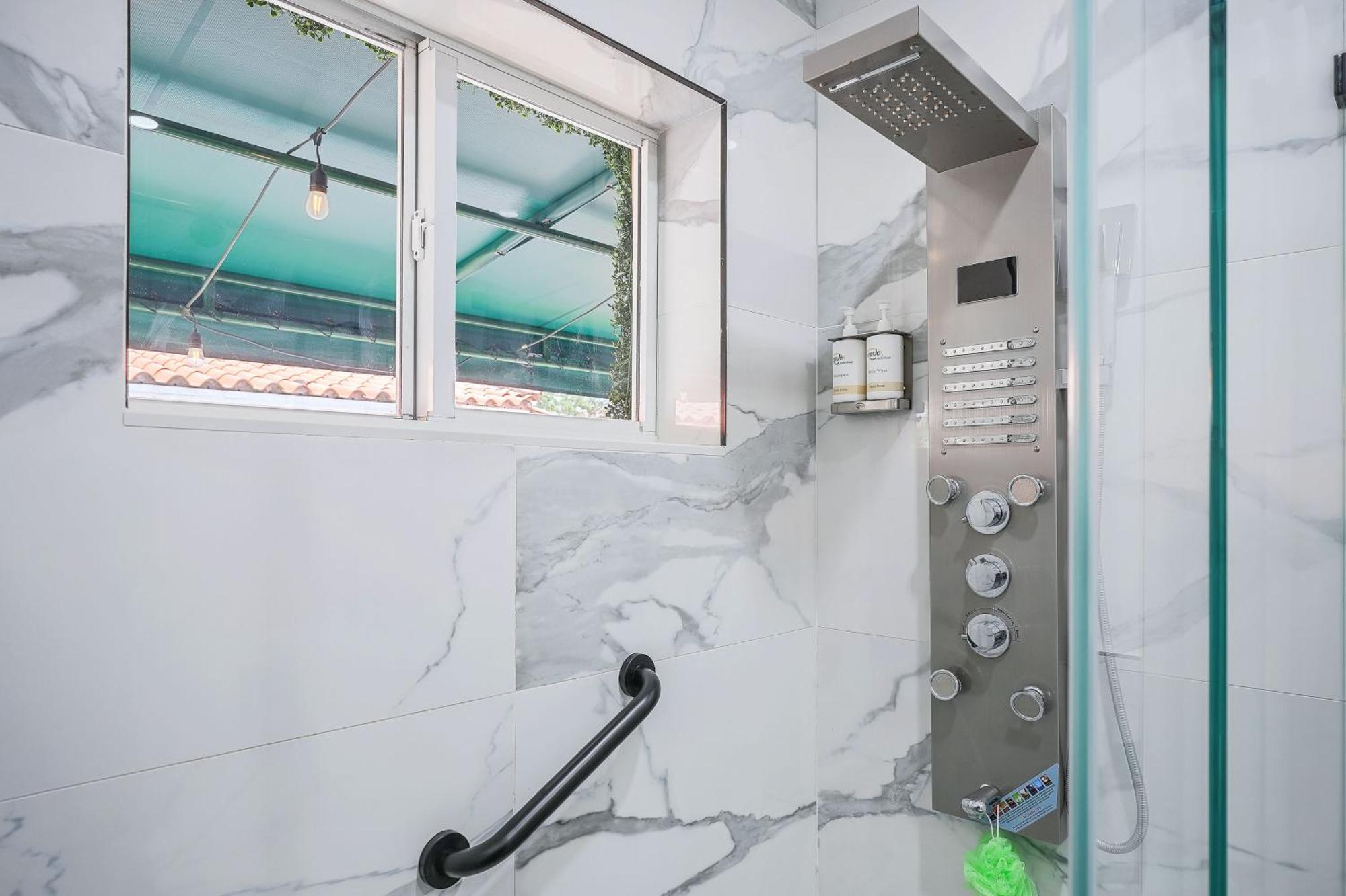 Vacay Spot Happy Escape 15 Min Beach Massage Shower Prime Loc! 6 Blocks Away From Bars, Nite Clubs, Res, Shops Miami Exterior photo