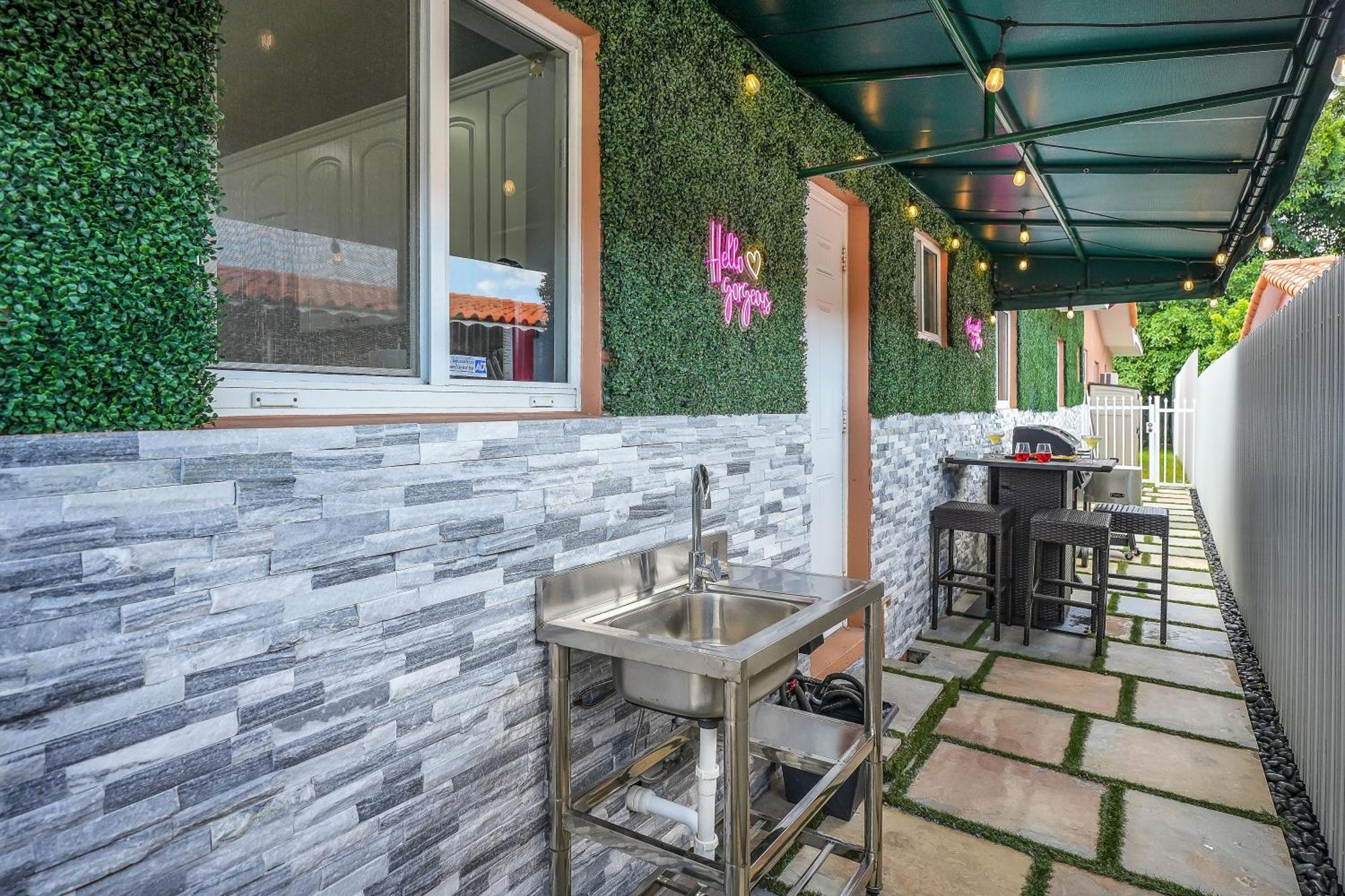 Vacay Spot Happy Escape 15 Min Beach Massage Shower Prime Loc! 6 Blocks Away From Bars, Nite Clubs, Res, Shops Miami Exterior photo